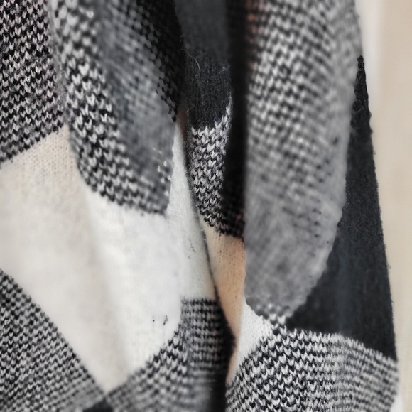 Lane Bryant Knit Cardigan Sweater Plaid Black White Size 14/16 - Picture 4 of 10